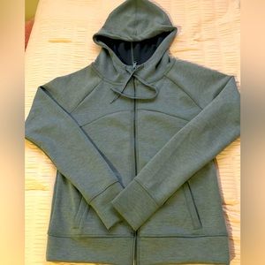 Gray Aéropostale
